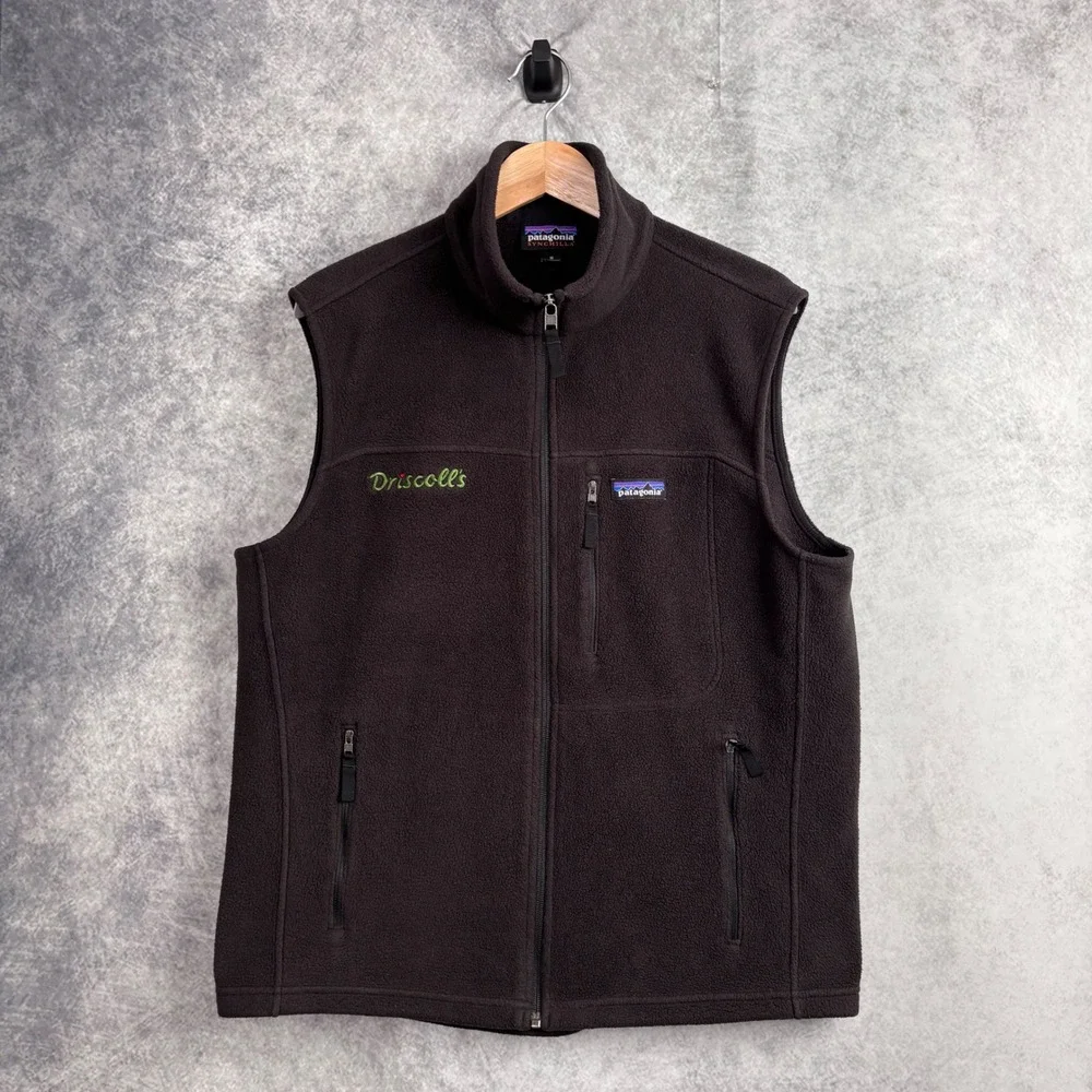 Patagonia Men's Classic Synchilla Fleece Vest in Black with Logo‎ Size Medium